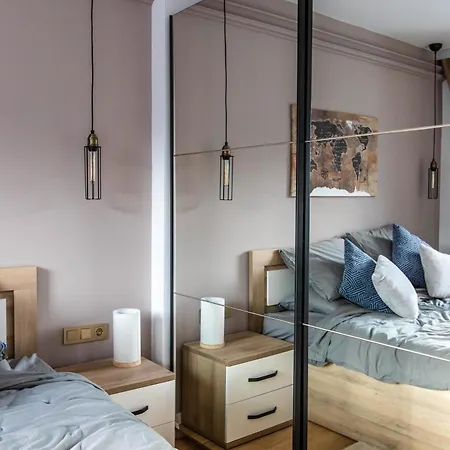 Modern Mountain Getaway Apartment *