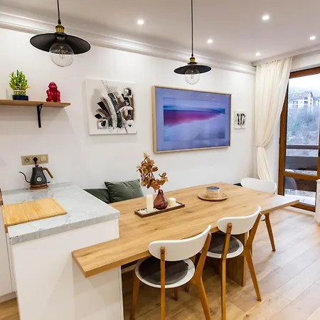 Modern Mountain Getaway Банско